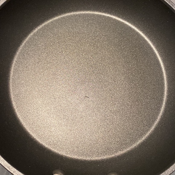 FREE SHIP - Le Creuset Toughened Nonstick Pro Fry Pan (24 cm) - Picture 3 of 7